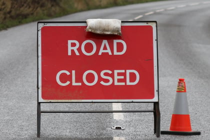Incident closes road between Llanfoist and Llanellen