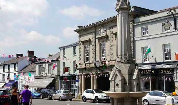 Crickhowell town centre