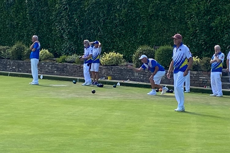 Abergavenny Bowls Club v Machen