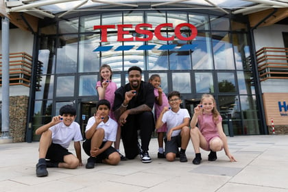 Help for local schools from Tesco shoppers in Aber