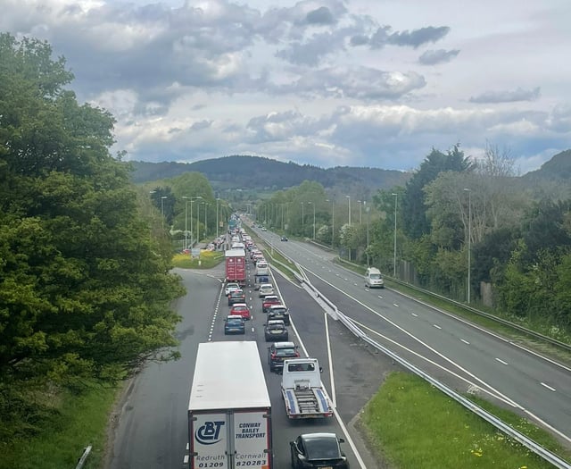 A40 southbound closed near Monmouth after accident