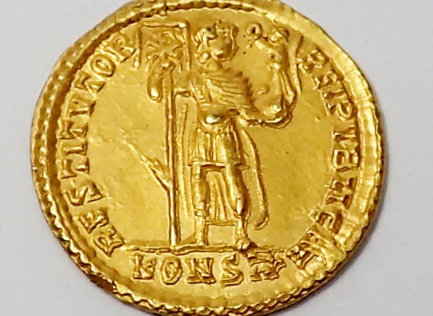 Roman Gold Coin 