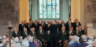 Pontarddulais Male Choir lights up Abergavenny's Wetherspoons