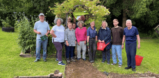 Goytre garden waves the Green Flag