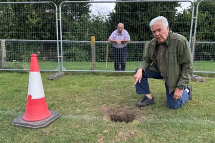 
Mysterious sinkhole appears in the Mardy!
